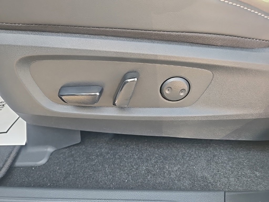 New 2025 Nissan Pathfinder Platinum w/ Lighting Package (N92) image 10