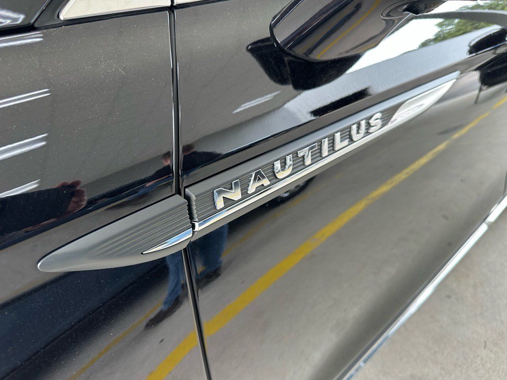 Used 2022 Lincoln Nautilus Reserve w/ Equipment Group 202A AWD/4WD image 5