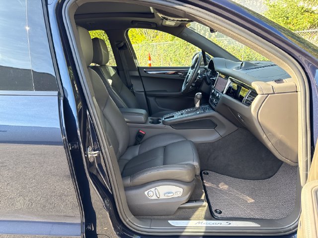 Used 2021 Porsche Macan S AWD/4WD image 9
