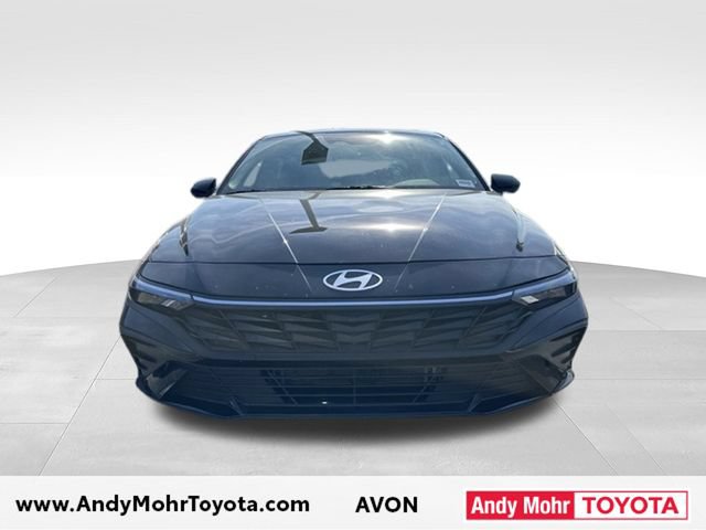 Used 2025 Hyundai Elantra SEL FWD image 2
