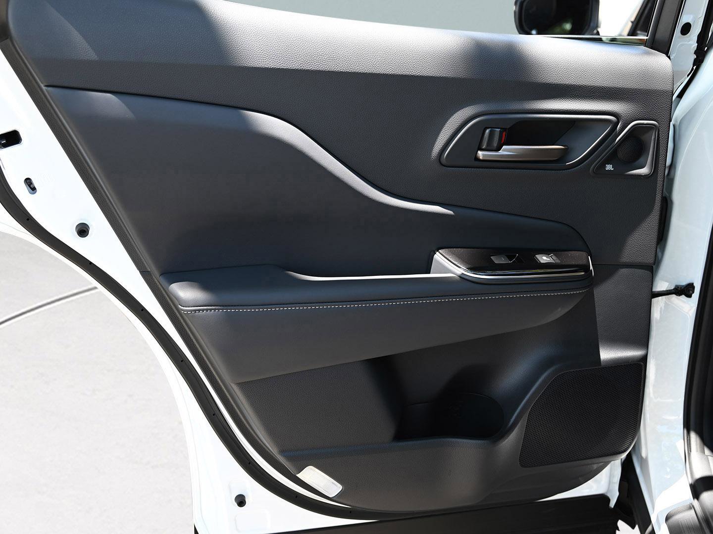 Used 2025 Toyota Crown Platinum image 30