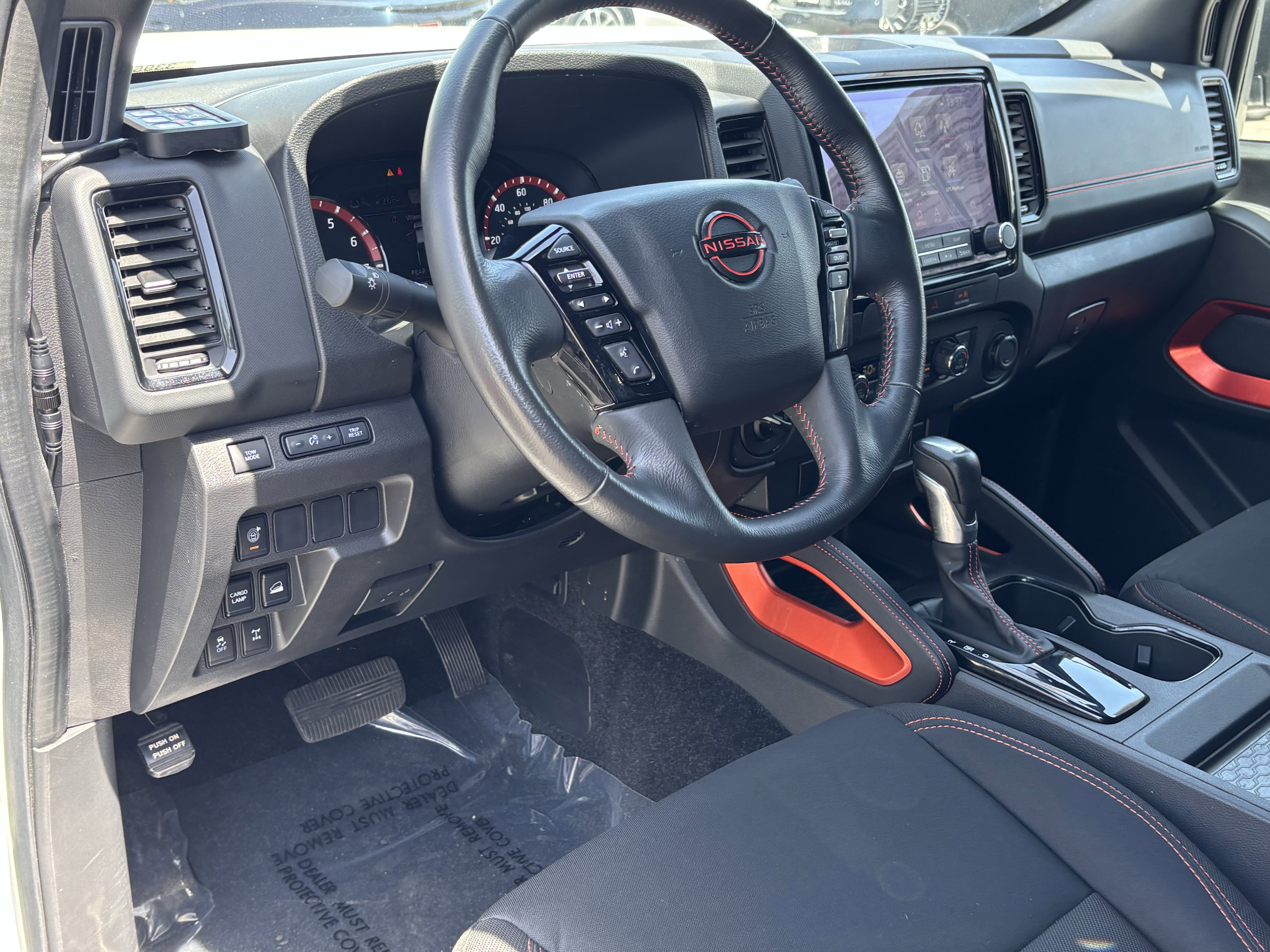 Used 2024 Nissan Frontier PRO-4X w/ Technology Package AWD/4WD image 17