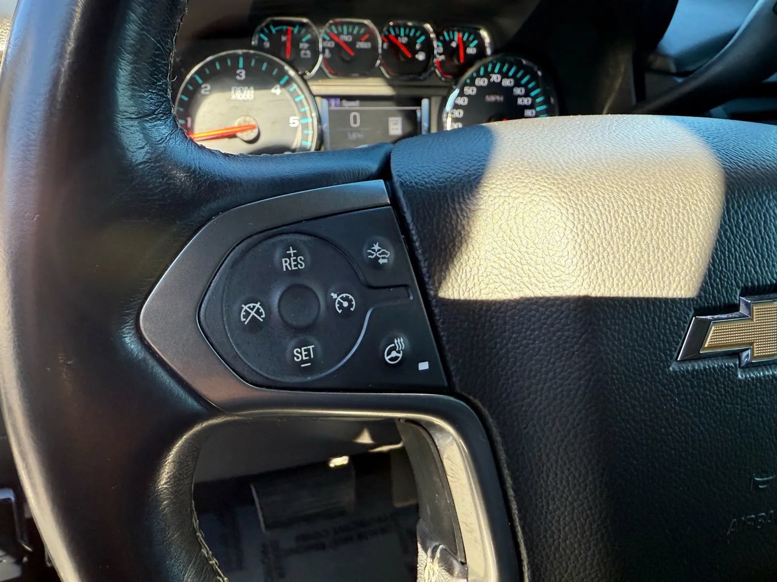 Used 2018 Chevrolet Suburban Premier AWD/4WD image 26