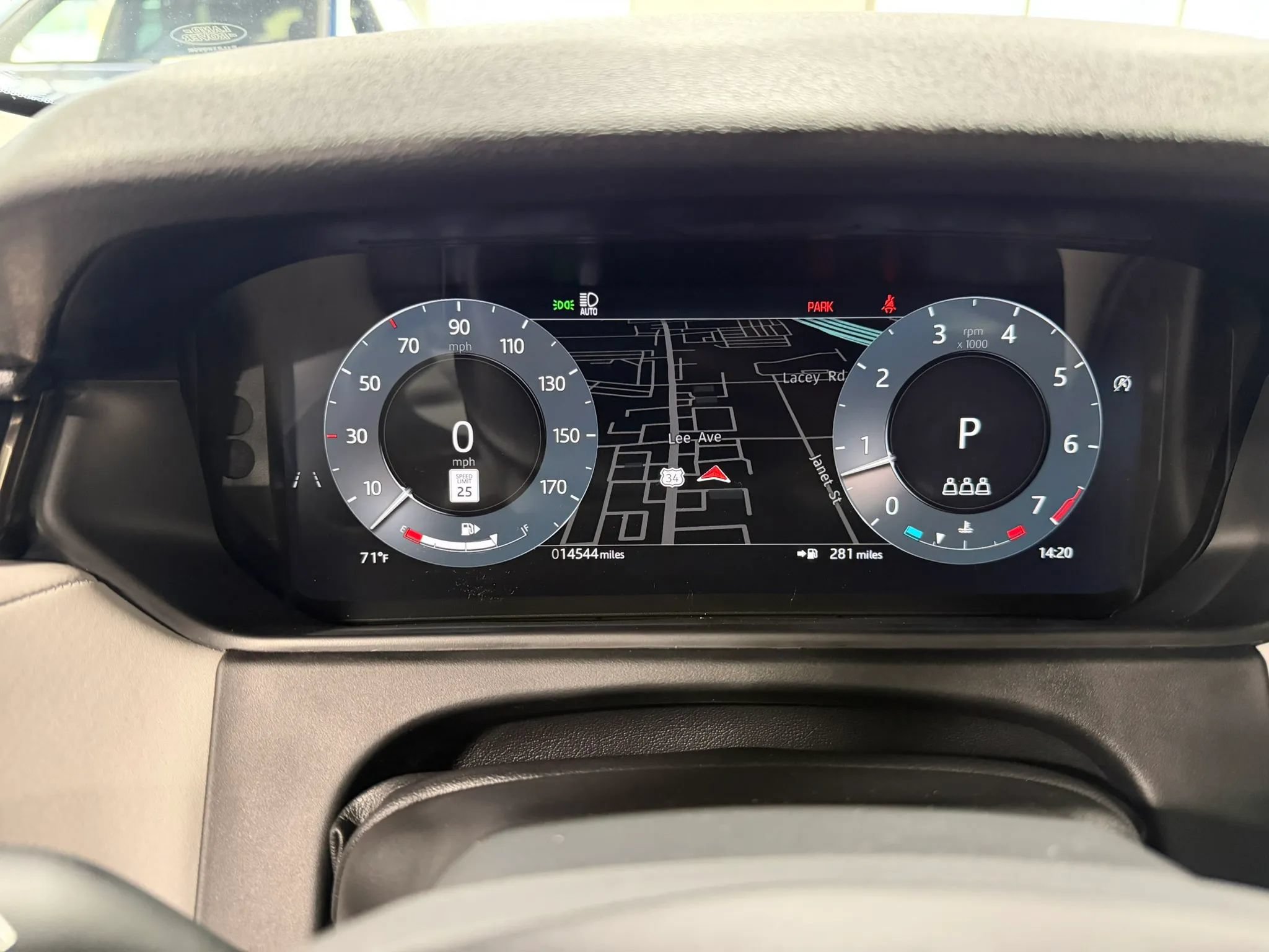 Used 2025 Land Rover Range Rover Velar Dynamic SE AWD/4WD image 17