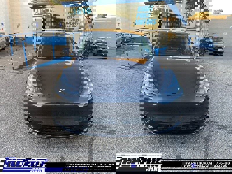 Used 2025 Tesla Model Y Long Range image 8