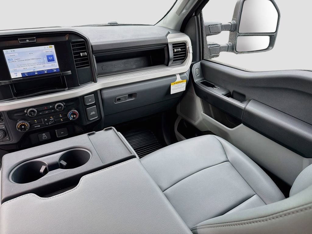New 2026 Ford F550 4x4 Crew Cab image 23