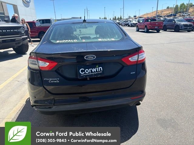 Used 2016 Ford Fusion SE FWD image 6