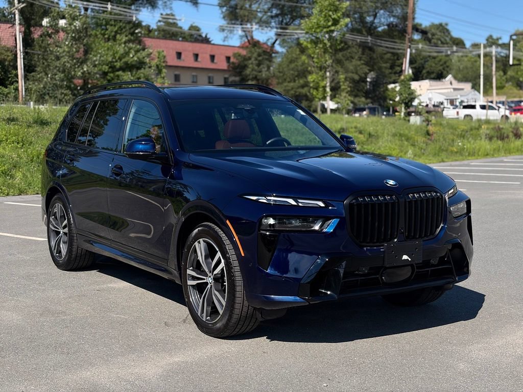Certified 2027 BMW X7 xDrive40i w/ M Sport Package AWD/4WD image 8