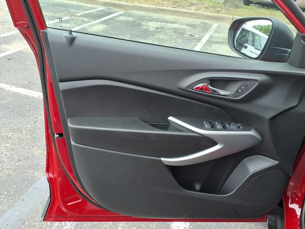 New 2026 Chevrolet Trax LS w/ Driver Confidence Package image 11