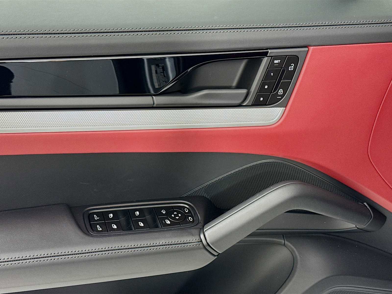 New 2026 Porsche Cayenne image 11