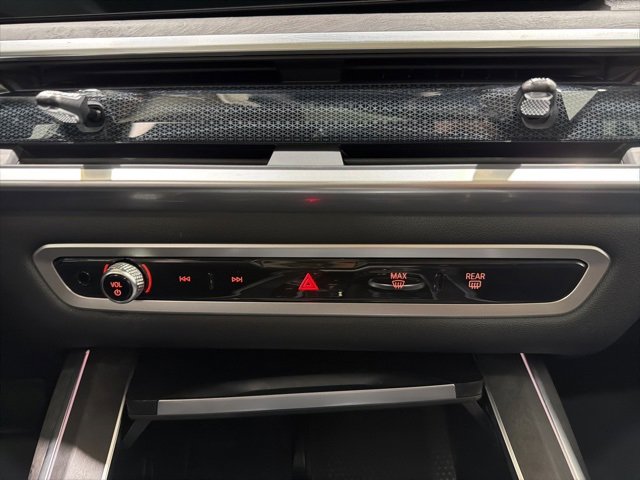 Used 2024 BMW X7 xDrive40i image 40