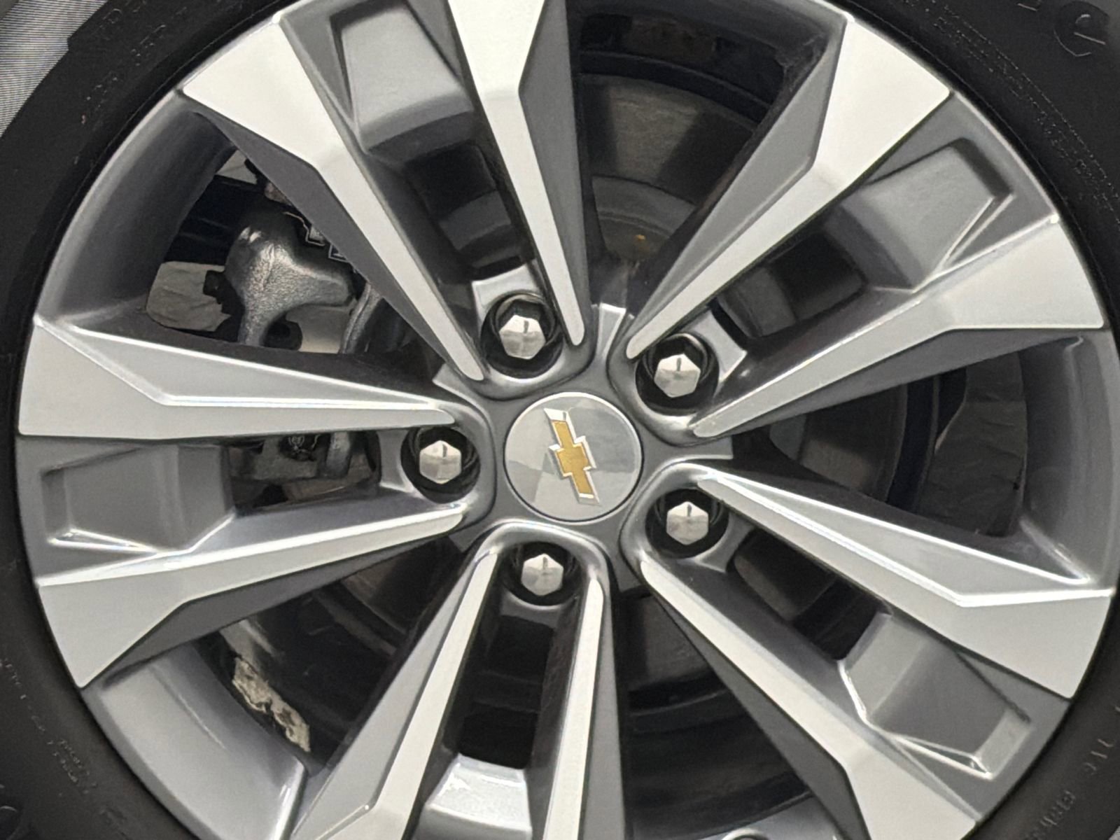 Used 2026 Chevrolet Equinox LT FWD image 5