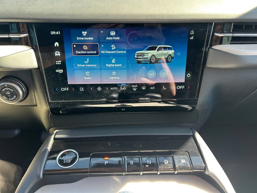 Used 2025 Lincoln Navigator L Reserve AWD/4WD image 24