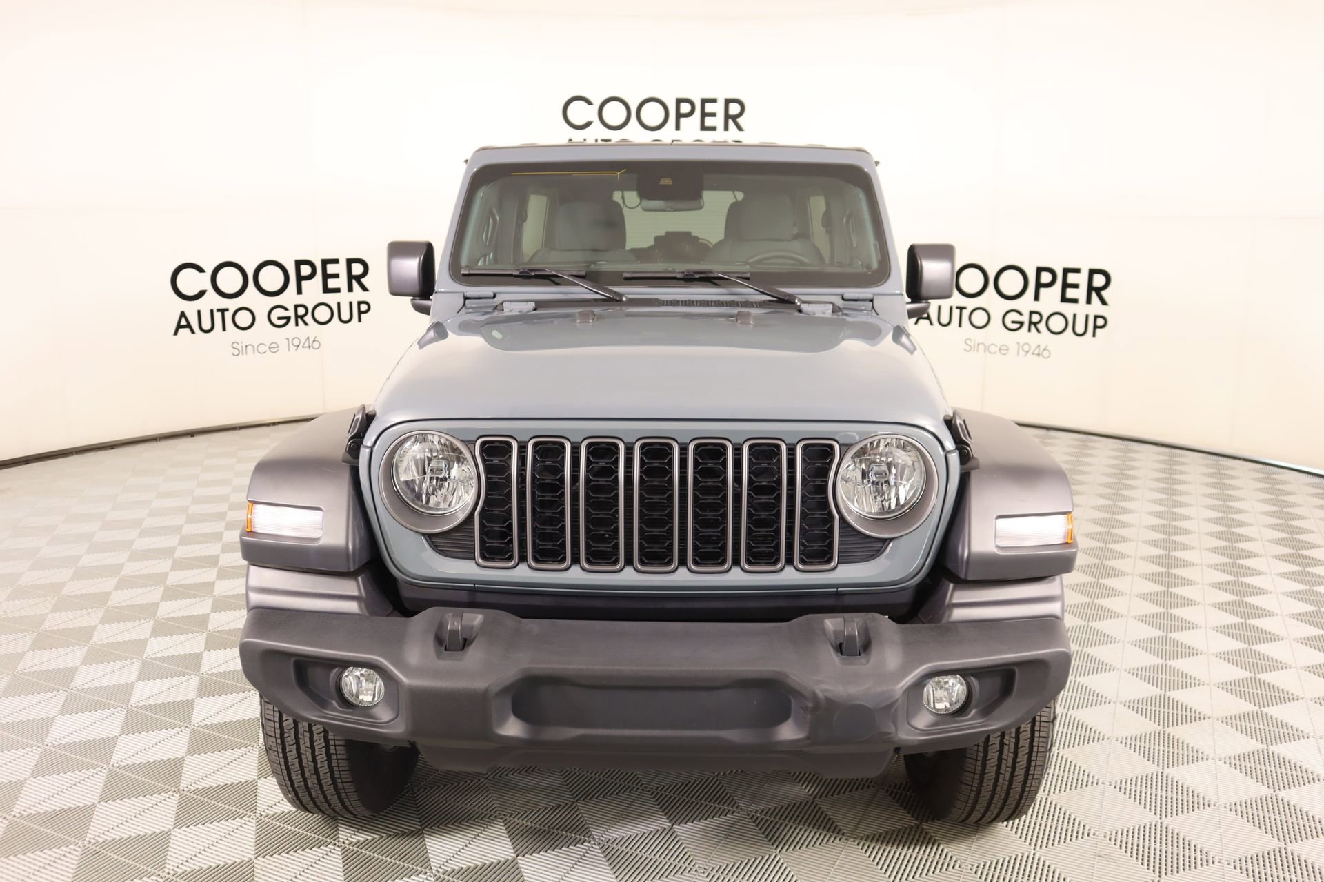 Used 2025 Jeep Wrangler Sport S image 9