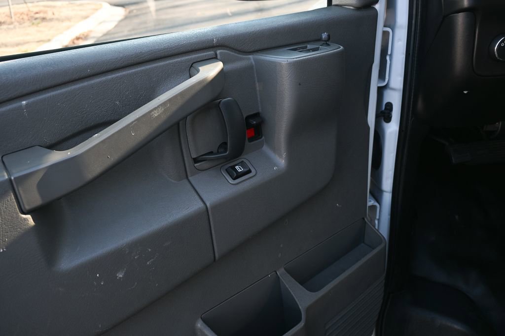 Used 2020 Chevrolet Express 2500 w/ Driver Convenience Package image 8