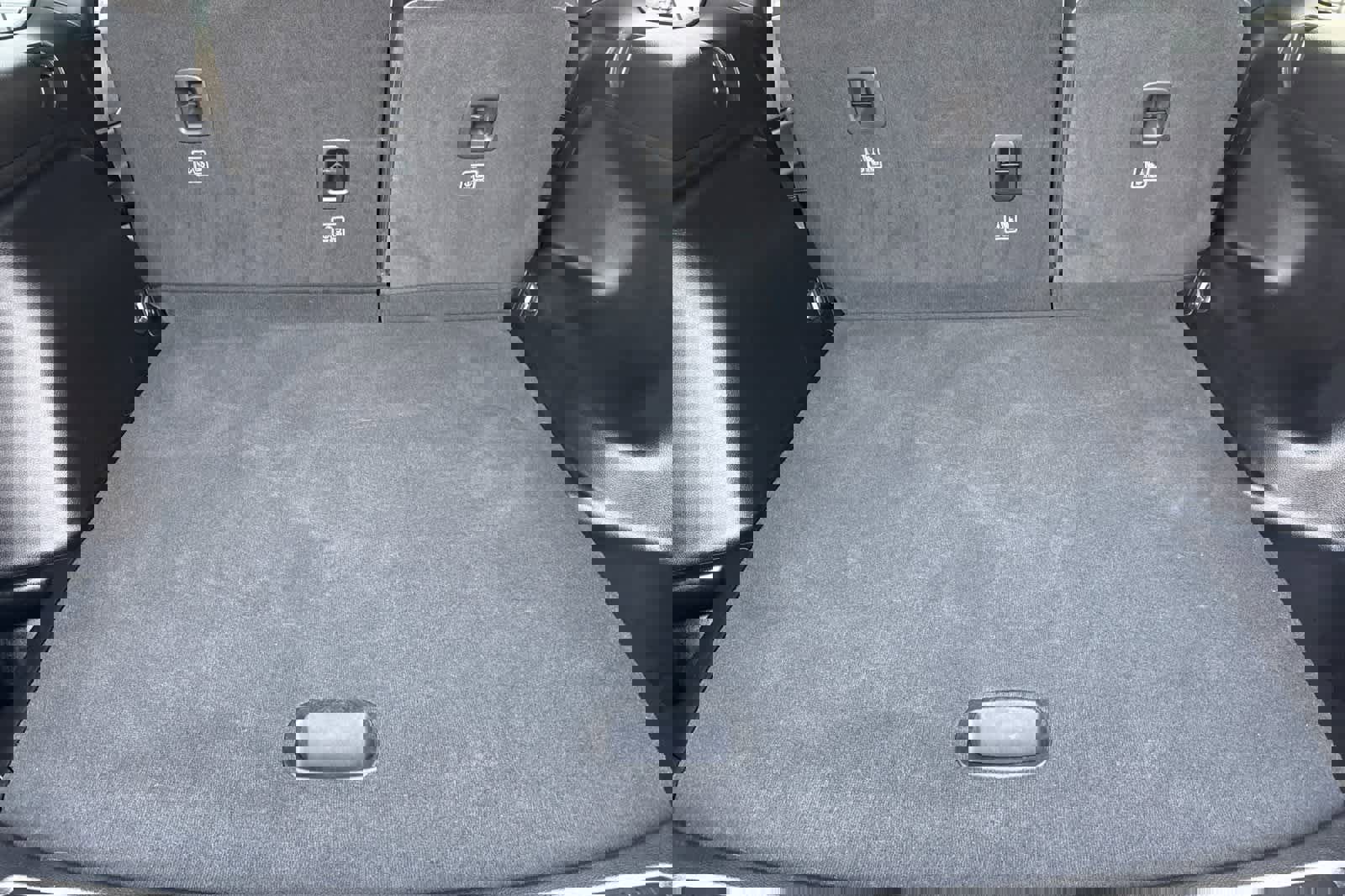 Used 2023 Jeep Grand Cherokee Altitude image 16