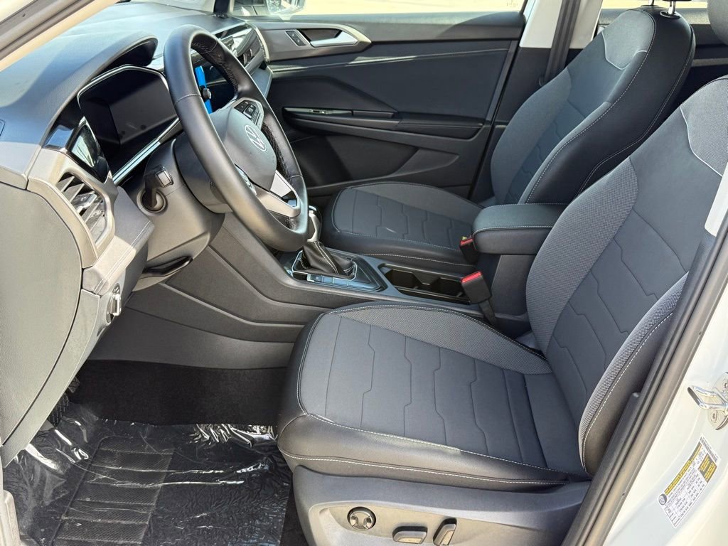 New 2026 Volkswagen Taos SE image 10