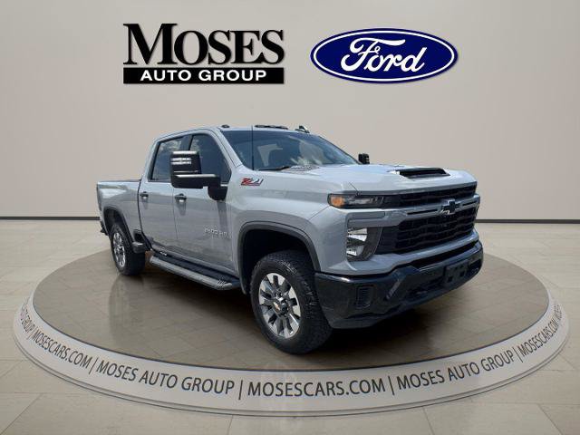 Used 2025 Chevrolet Silverado 2500 Custom w/ Custom Value Package AWD/4WD image 1