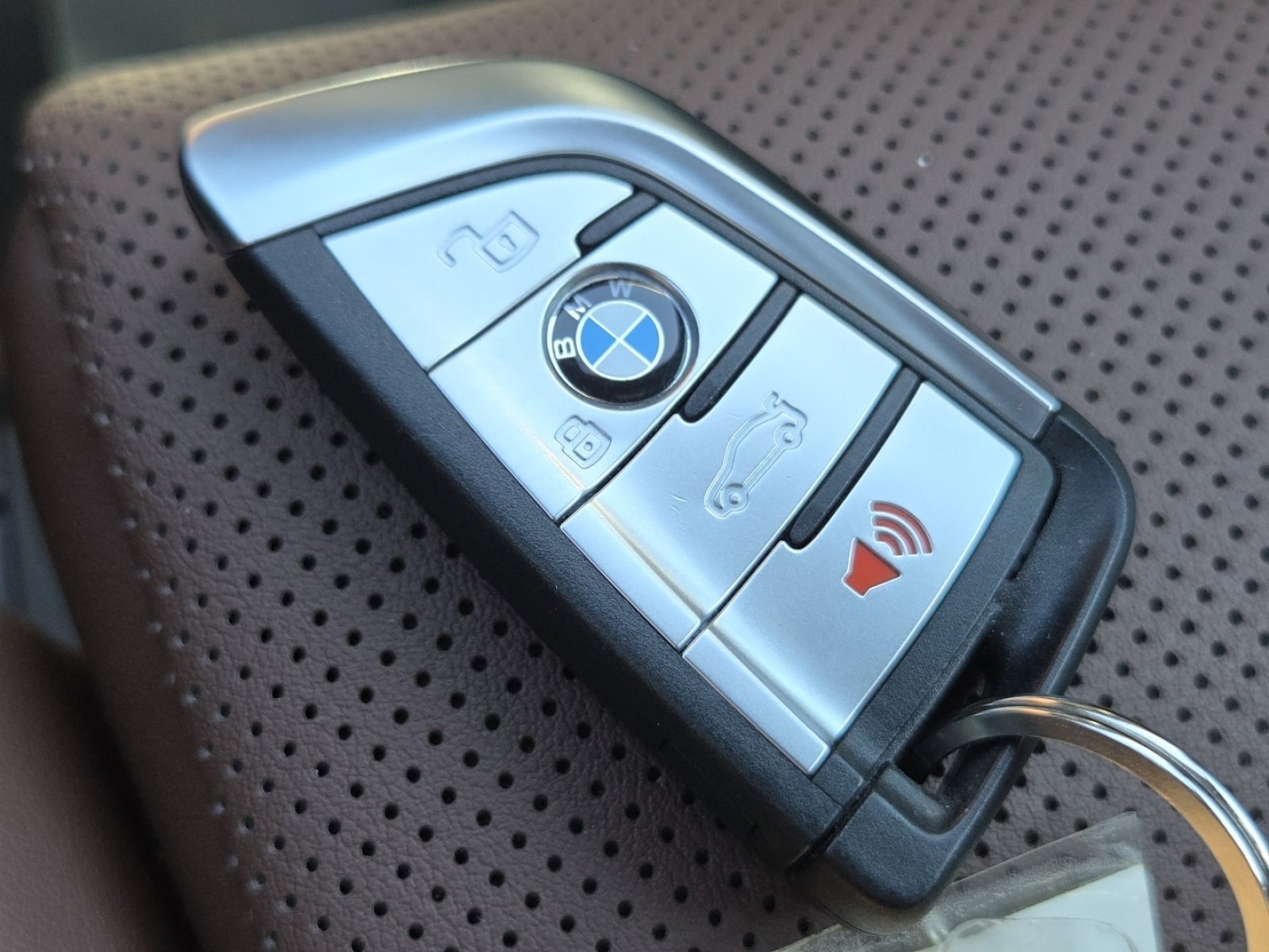 Used 2023 BMW X5 xDrive40i w/ M Sport Package image 33