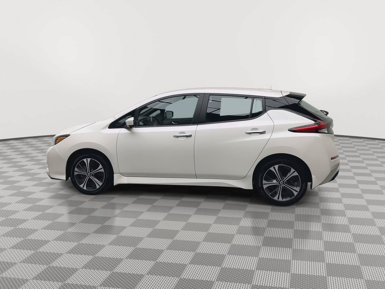 Used 2022 Nissan Leaf SV Plus FWD image 34