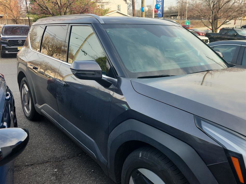 Used 2024 Kia EV9 Wind image 2