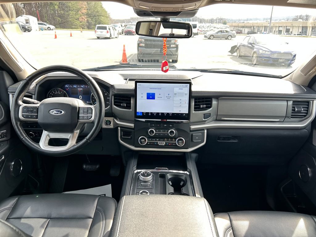 Used 2024 Ford Expedition Max XLT image 14