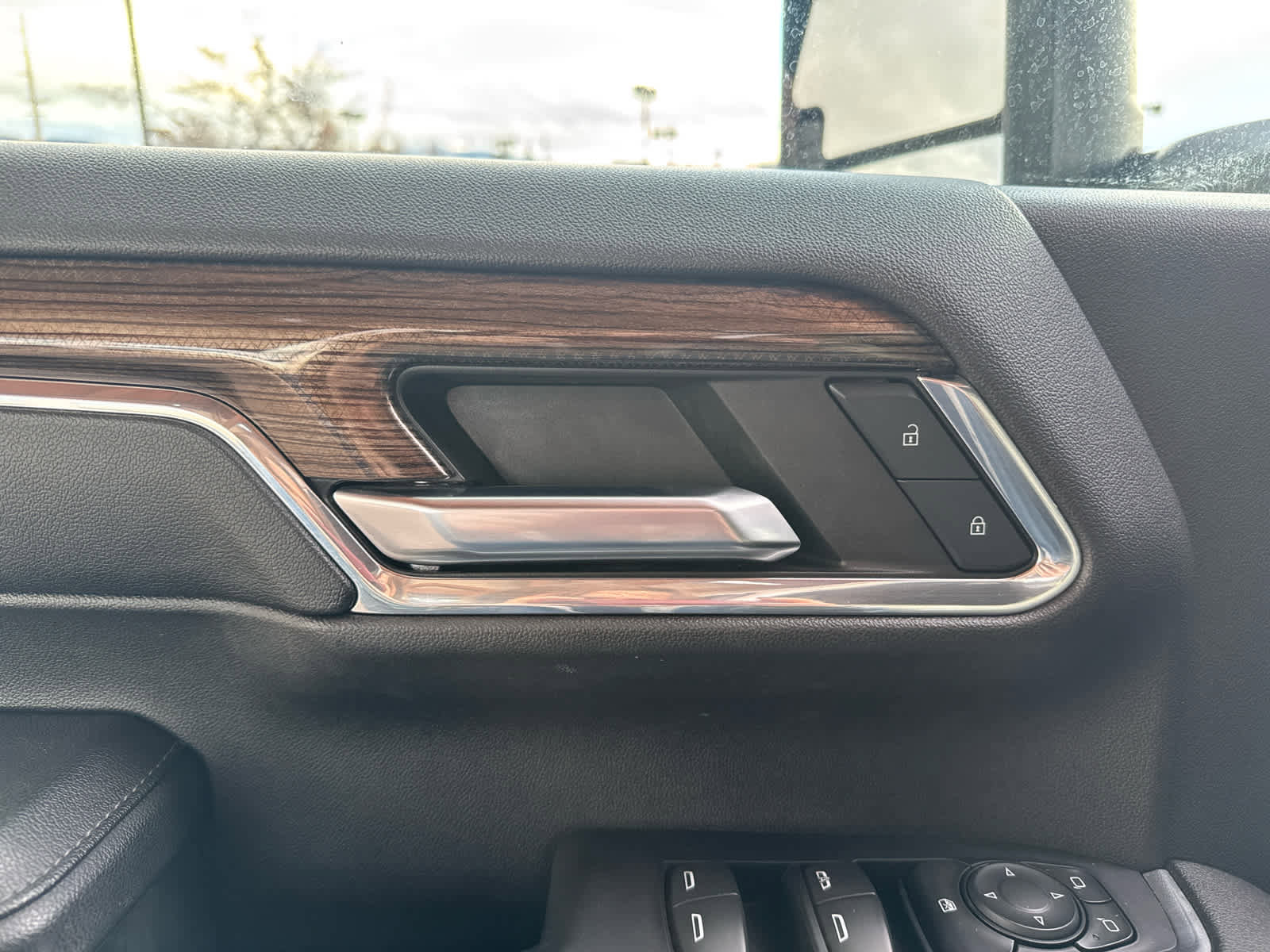 Used 2024 Chevrolet Silverado 2500 LT w/ Convenience Package image 12