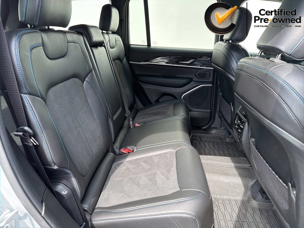 Used 2022 Jeep Grand Cherokee Trailhawk AWD/4WD image 30