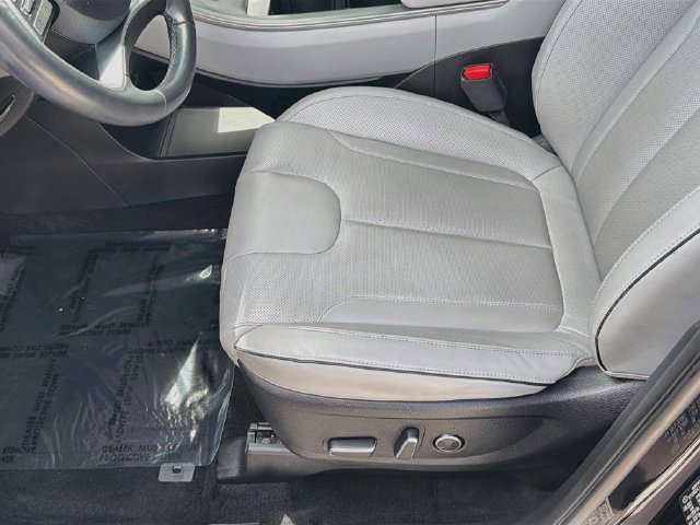 Used 2023 Hyundai Palisade SEL FWD image 19