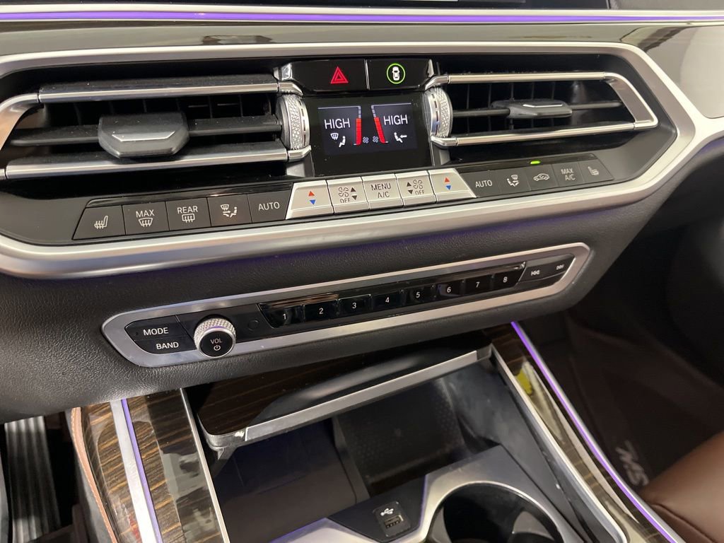 Used 2022 BMW X7 xDrive40i w/ Parking Assistance Package image 36