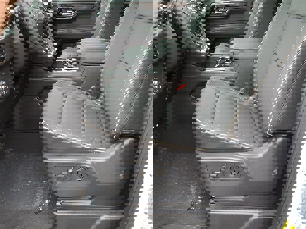 New 2026 GMC Yukon Elevation w/ LPO, Floor Liner Package image 15