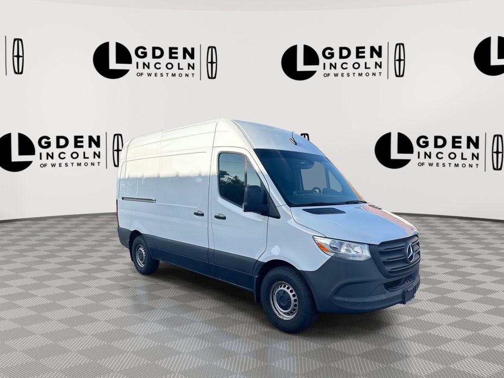 Used 2023 Mercedes-Benz Sprinter 1500 image 2