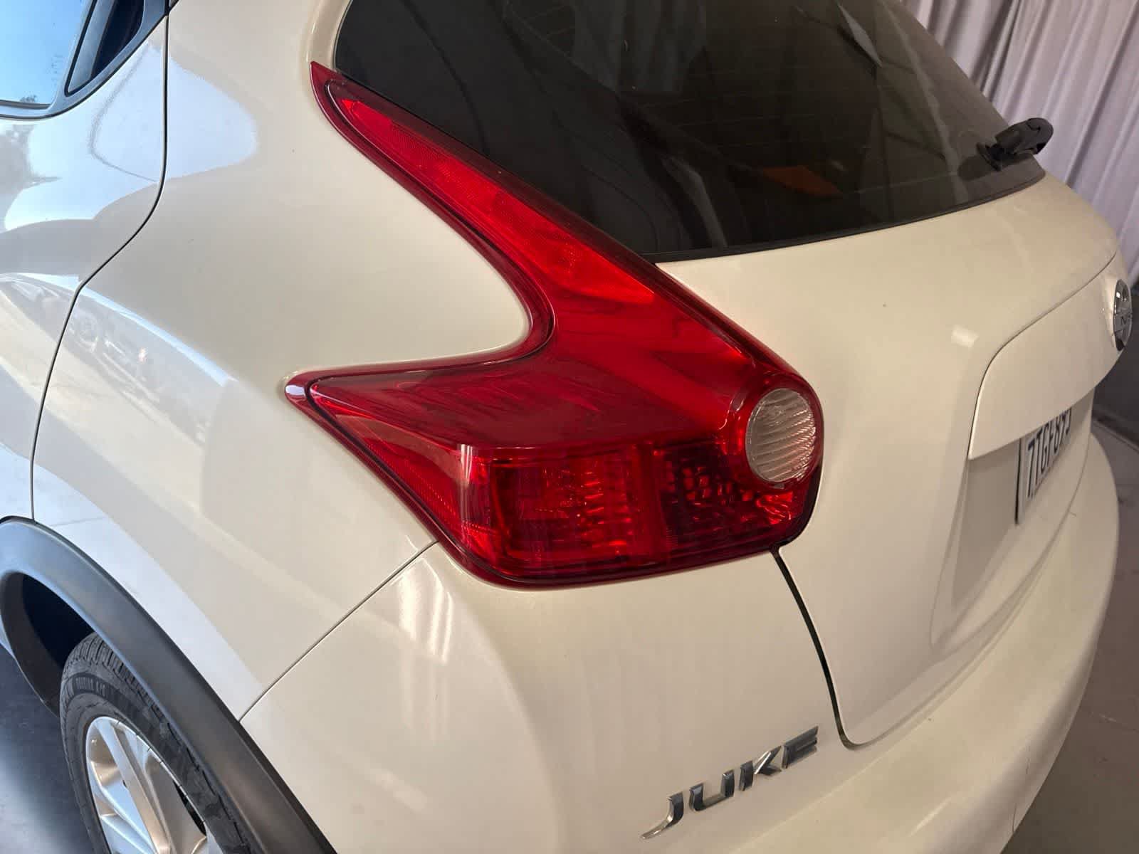Used 2014 Nissan Juke S FWD image 10