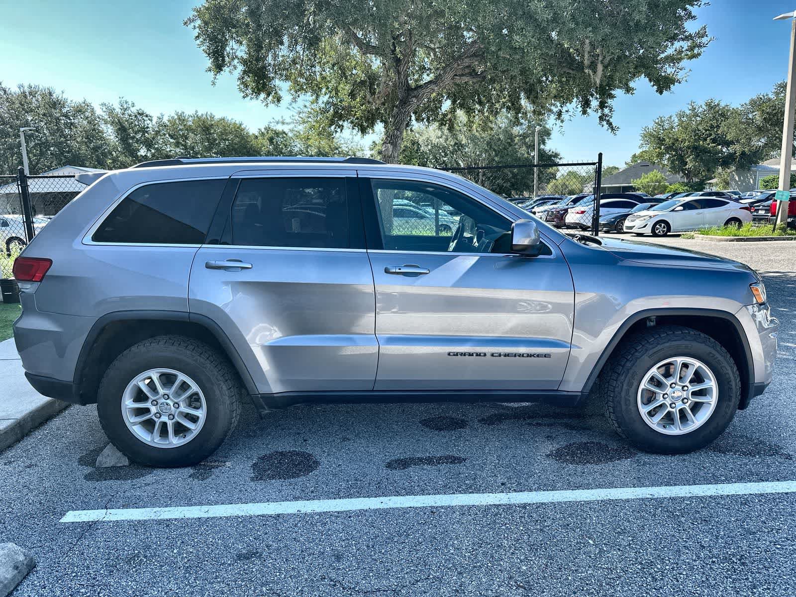 Used 2018 Jeep Grand Cherokee Laredo AWD/4WD image 10