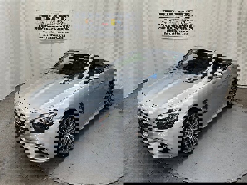 Used 2017 Mercedes-Benz SL 550 image 3