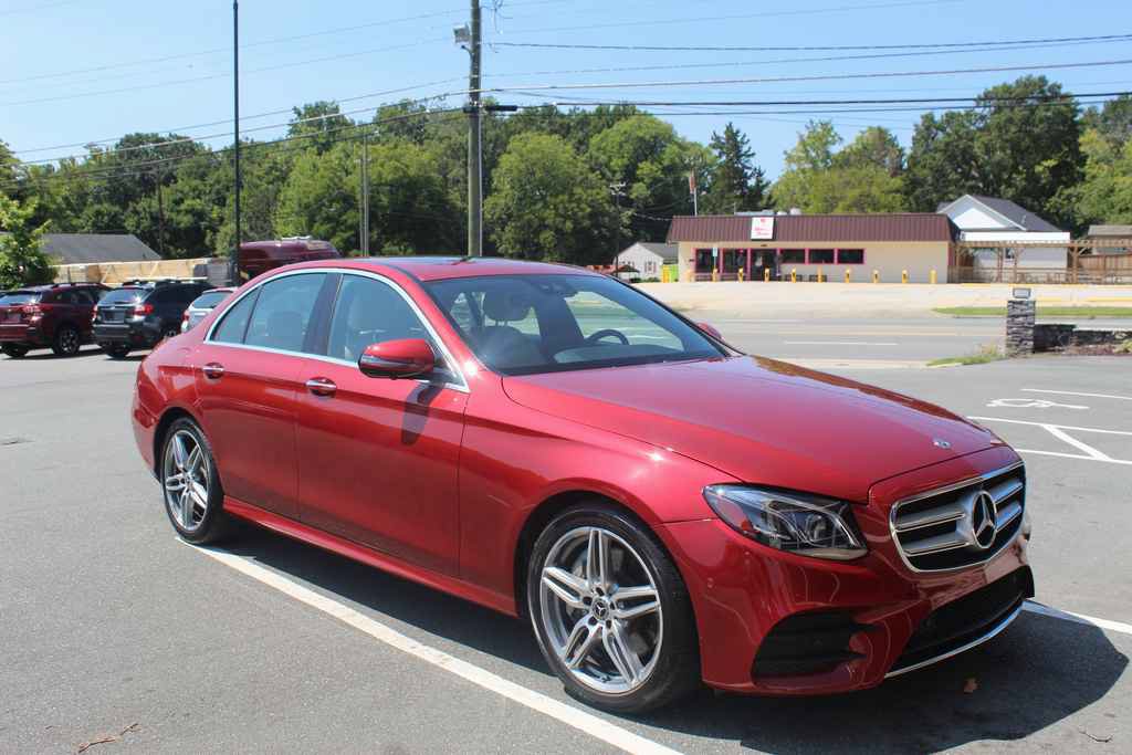 Used 2019 Mercedes-Benz E 300 image 3