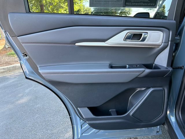 Used 2025 Ford Explorer Active w/ Active Comfort Package RWD image 22