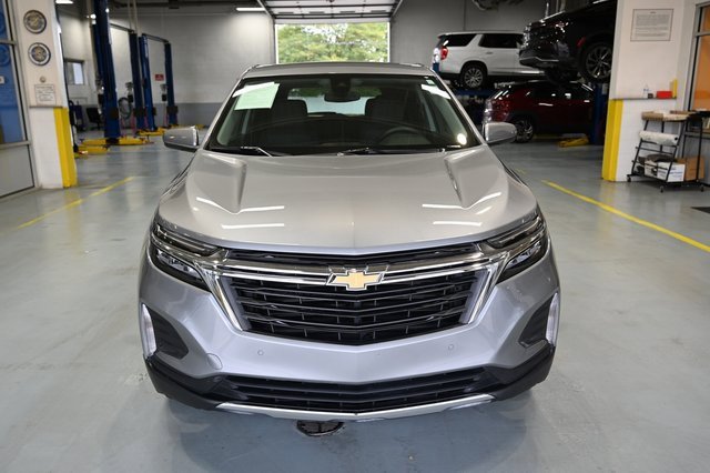 Used 2024 Chevrolet Equinox LT image 2