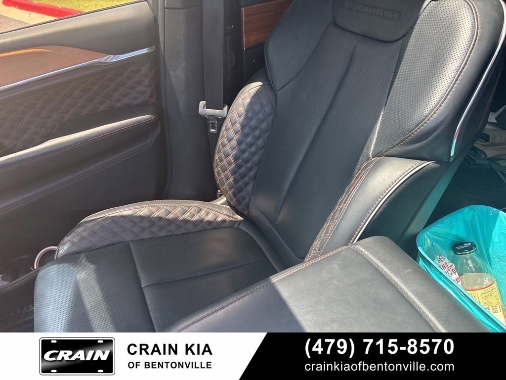 Used 2025 Jeep Grand Cherokee L Summit AWD/4WD image 11