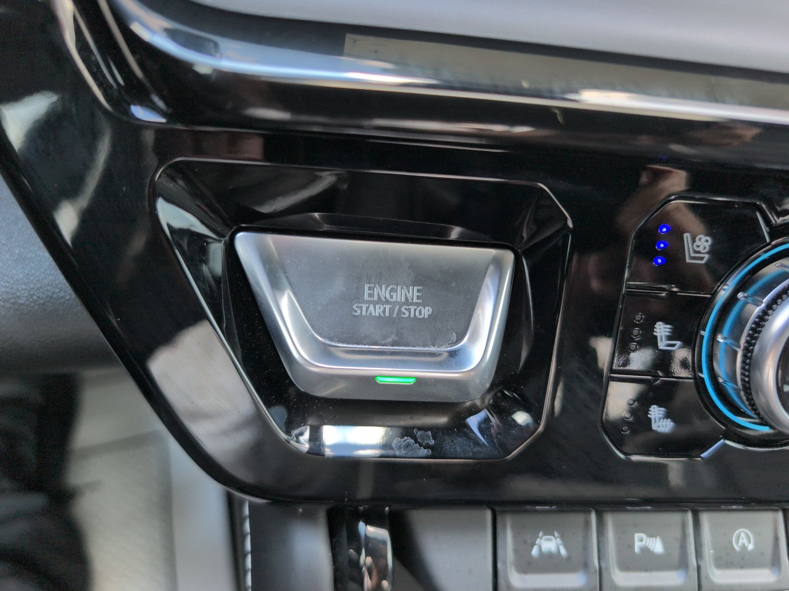 Used 2025 GMC Sierra 1500 AT4X AWD/4WD image 36
