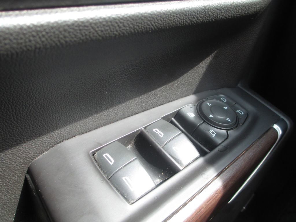 Used 2019 GMC Sierra 1500 SLT w/ SLT Premium Package AWD/4WD image 31