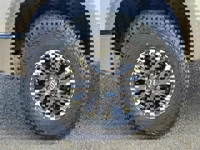 Used 2017 Nissan Titan PRO-4X w/ Pro-4x Convenience Package image 33