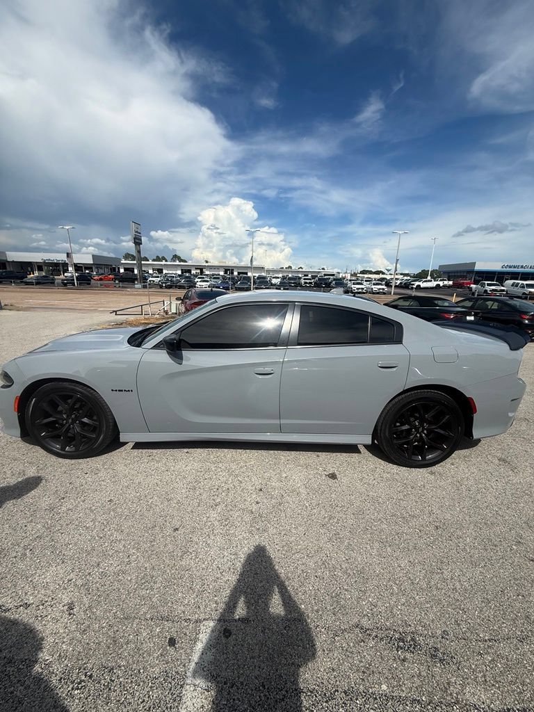 Used 2022 Dodge Charger R/T w/ Blacktop Package RWD image 4
