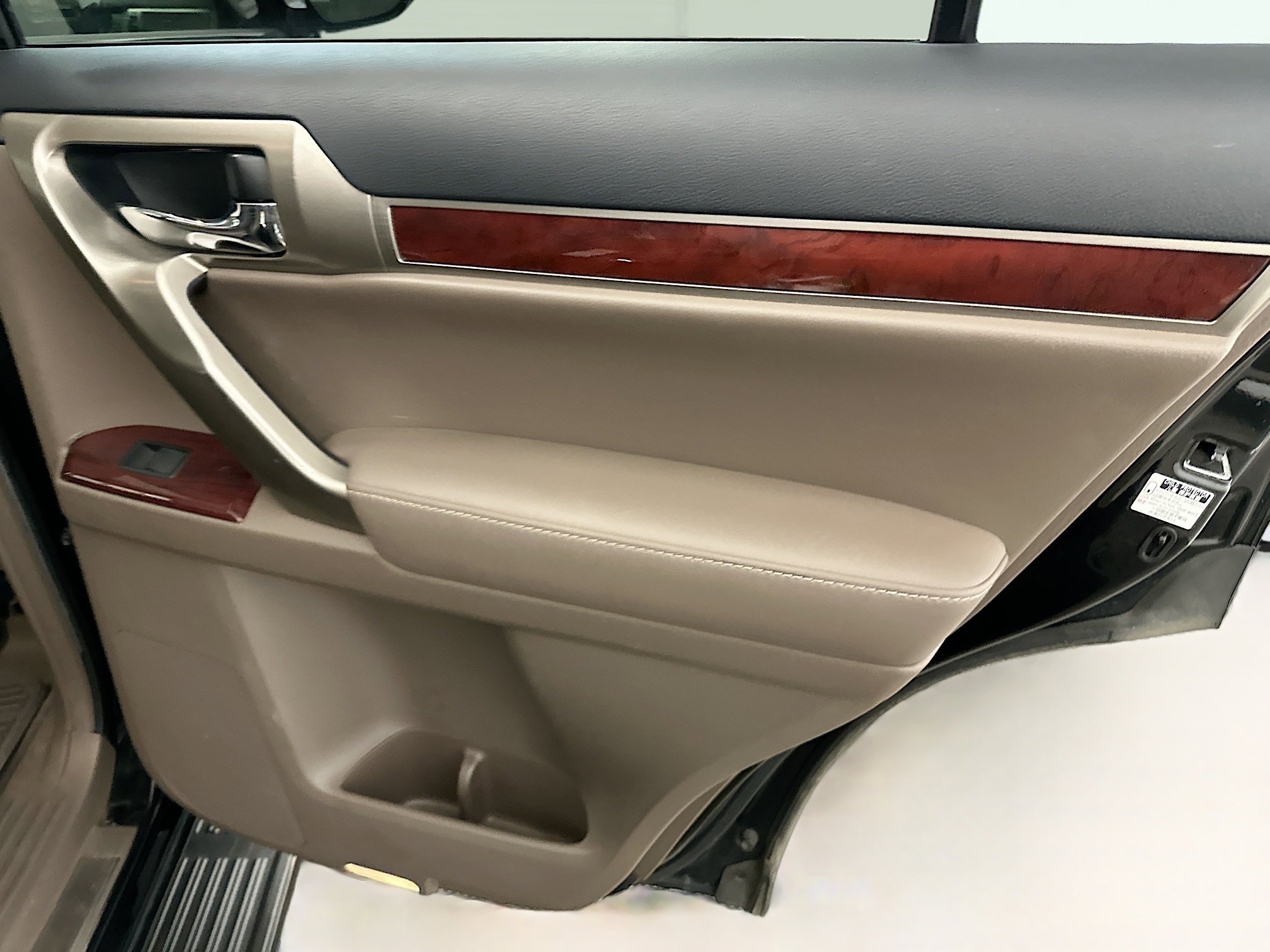 Used 2010 Lexus GX 460 image 33