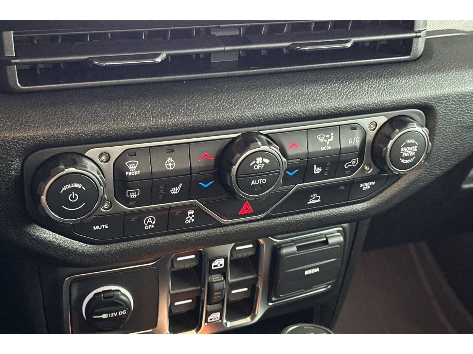 New 2026 Jeep Gladiator Sport AWD/4WD image 20