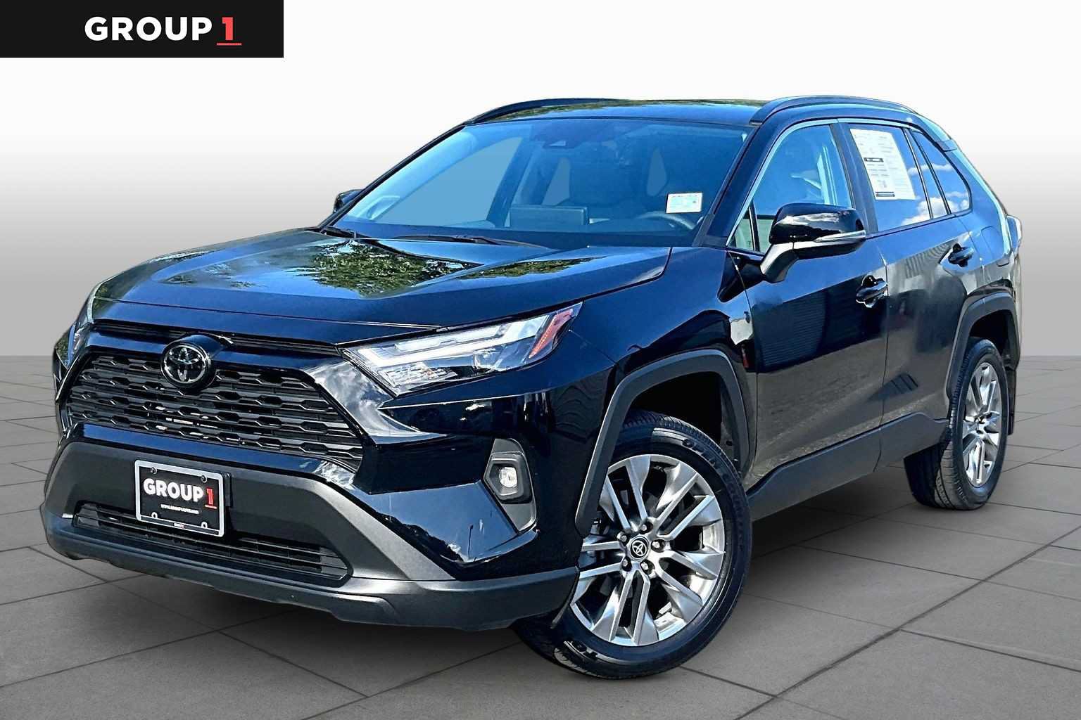 Used 2025 Toyota RAV4 XLE Premium w/ Weather Package AWD/4WD image 1