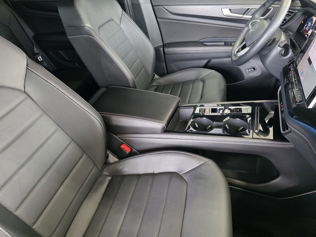 Used 2025 Volkswagen Atlas Cross Sport SEL R-Line AWD/4WD image 9