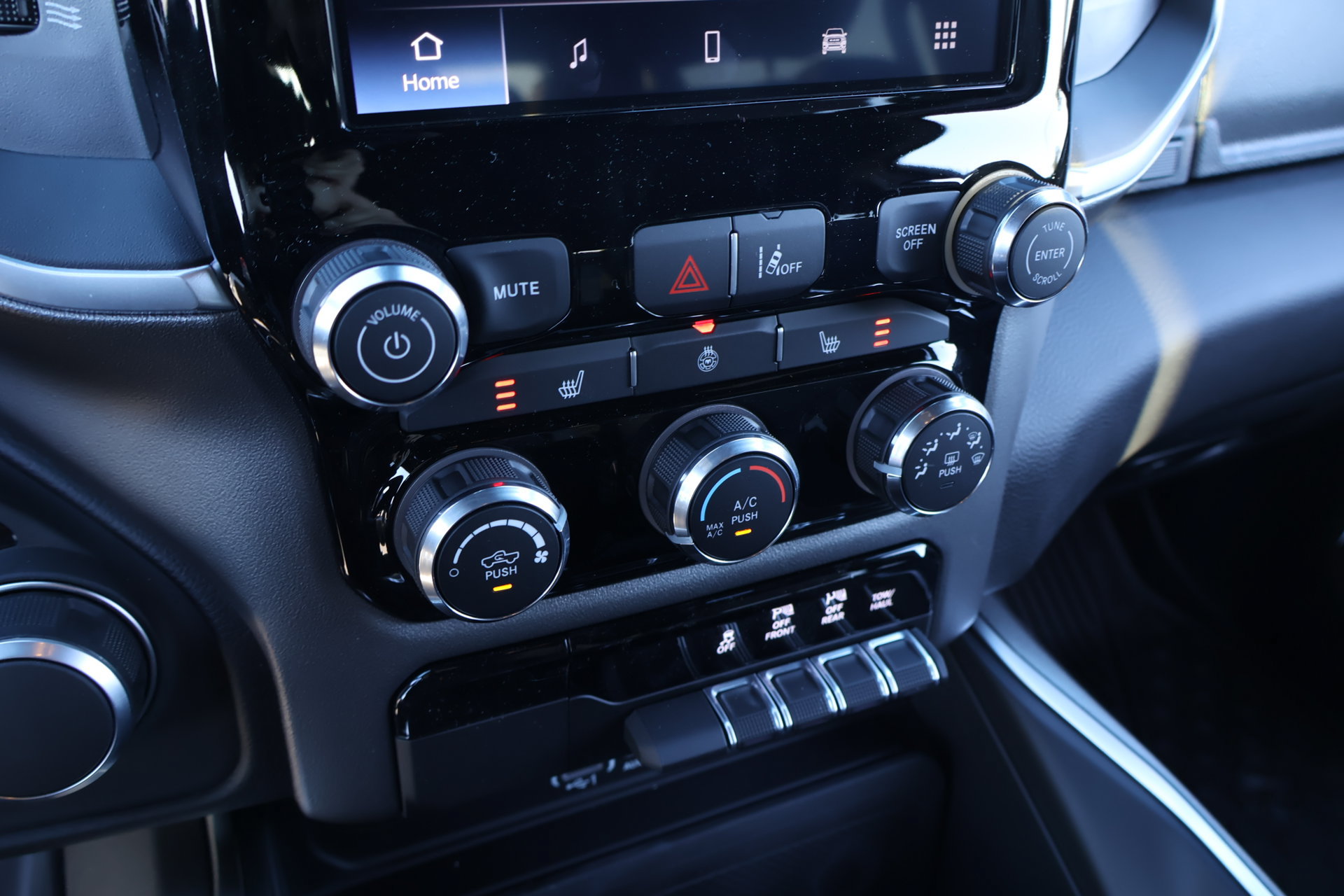 New 2026 RAM 1500 Big Horn w/ Night Edition AWD/4WD image 8