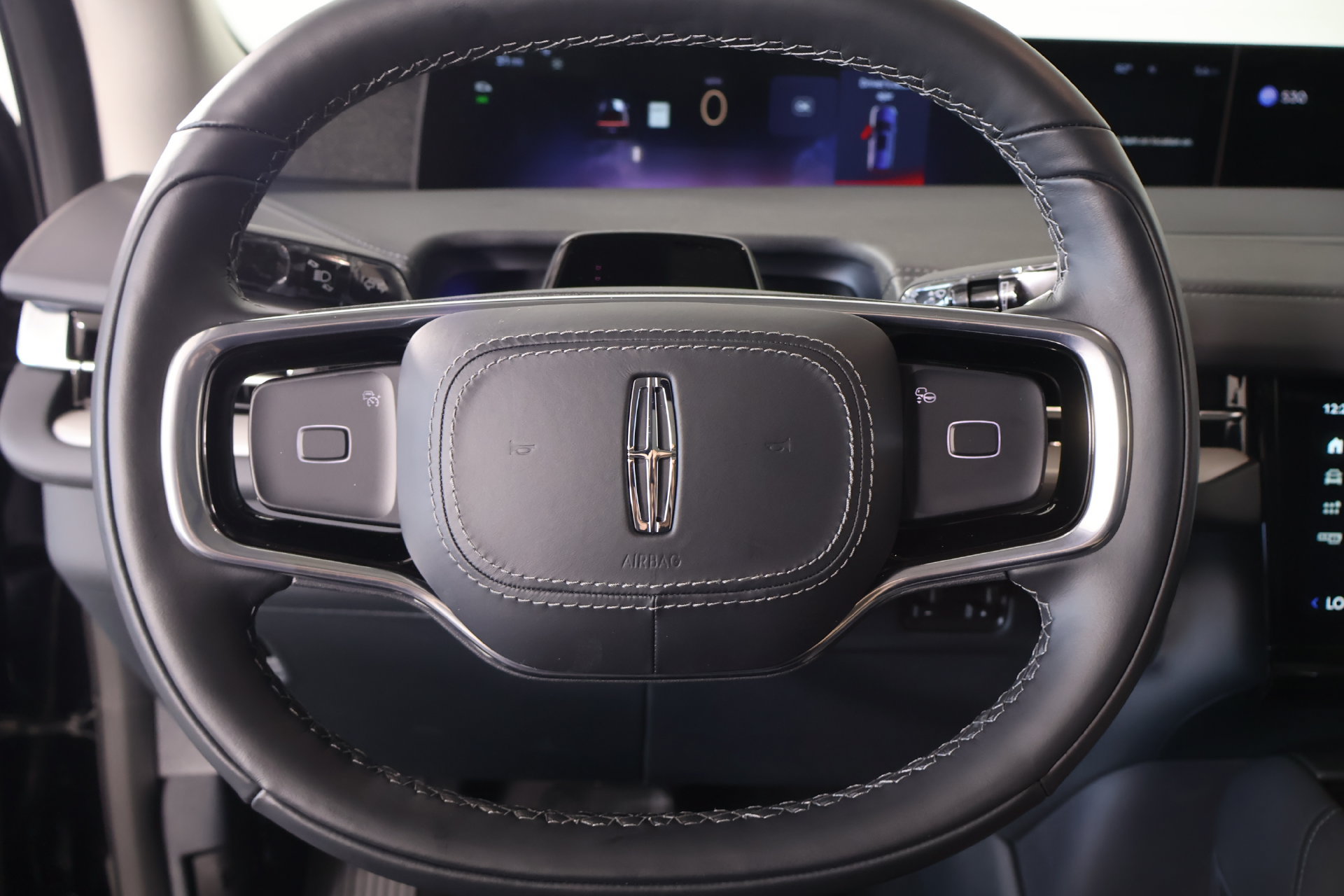 New 2027 Lincoln Navigator L Reserve AWD/4WD image 3