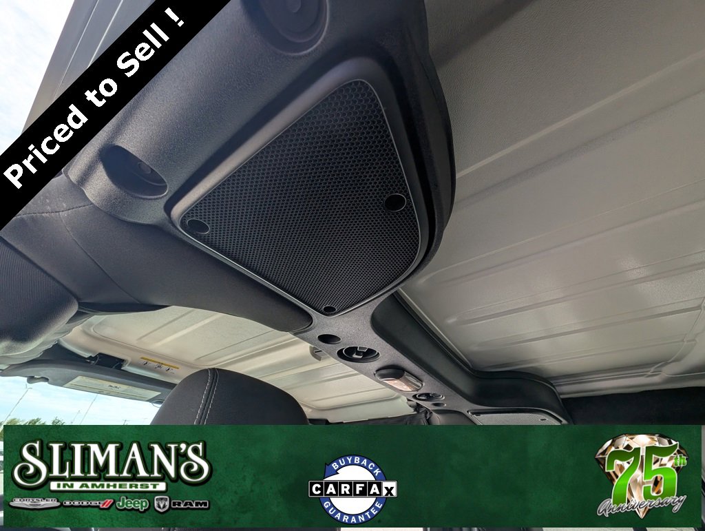 Used 2018 Jeep Wrangler Unlimited Sahara w/ Connectivity Group image 32